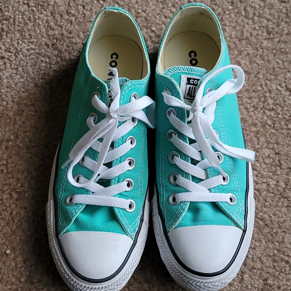 Mint green converse